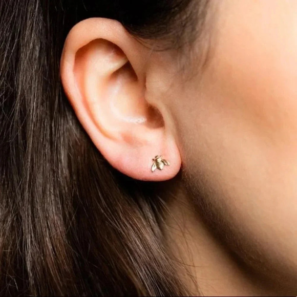 NEW Dainty Gold Bee Stud Earrings - Picture 3 of 4